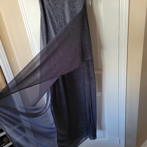 Ladies Long dress size 14 - Picture 2 of 6